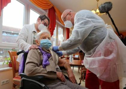امرأة بعمر 101 عام ..أول من تلقى اللقاح بألمانيا