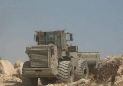 قوات الاحتلال تجرف اراضي وتقتلع عشرات الاشجار في الولجة