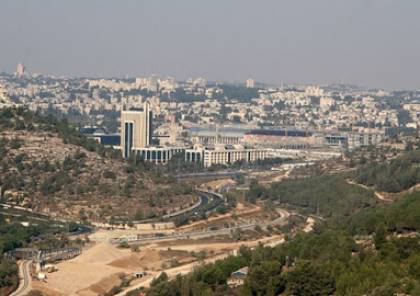 وزير الاستيطان يطالب بعدم المصادقة على مشاريع بناء فلسطينية بمناطق C