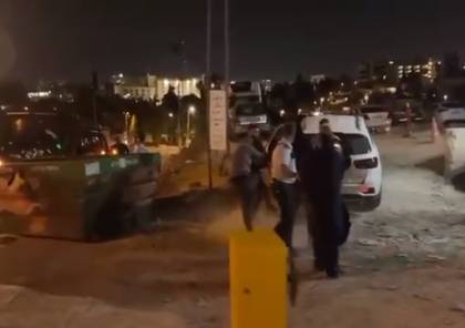 فيديو: الاحتلال يعتقل شابا بعد الاعتداء عليه في الشيخ جراح