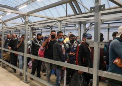 إذاعة عبرية: "الشاباك" يدرس منع دخول العمال من غزة والضفة بشكل كامل