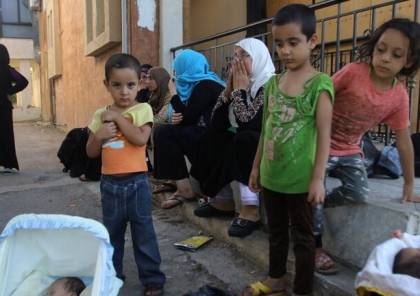 لبنان: "الأونروا" تجلي نحو 400 نازح من مخيم عين الحلوة
