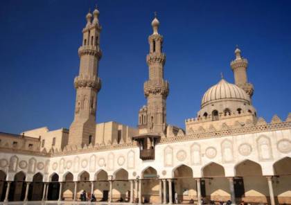 مصر: إيقاف صلاة الجماعة والجمعة وإغلاق الكنائس تحسبا من تفشي "كورونا"