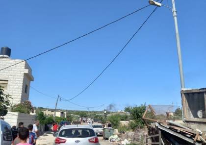 إصابات وإحراق مركبة في اعتداءات للمستوطنين جنوب قلقيلية