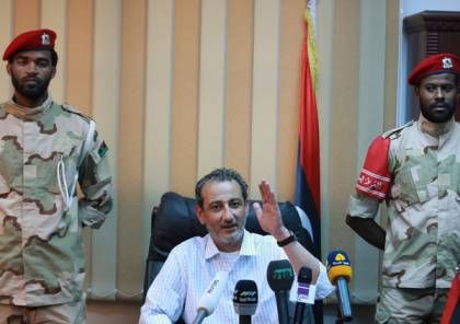 وزير دفاع "حكومة الوفاق" في ليبيا يطلق النار على حفتر من طرابلس!
