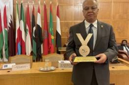 الهلال الأحمر يفوز بجائزة "قلادة مؤسسة الأمير محمد بن فهد للأعمال التطوعية"