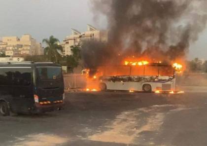 الرملة: حريق ثالث في حافلة للمستوطنين خلال أيام وتحذيرات من الانفجار