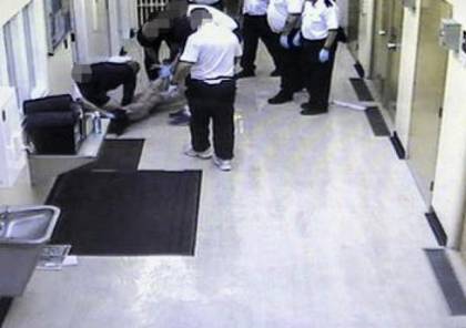 اسكتلندا .. كاميرا مراقبة في أحد السجون تعرض مقتل سجين على يد الحراس