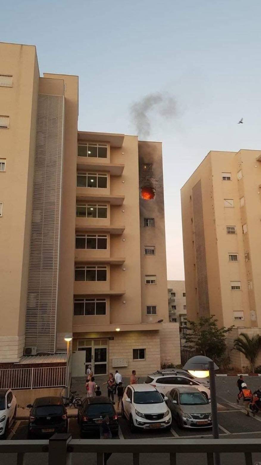سقوط صاروخ على مبنى في مستوطنة سديروت