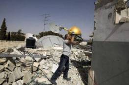 الاحتلال يجبر مواطنا على هدم منزله في واد الحمص جنوب القدس