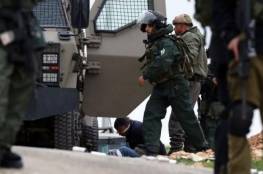 الاحتلال يعتقل 10 مواطنين من الضفة بينهم أسرى محررون