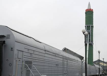 ماذا يعني إرسال بوتين "قطاراً نووياً" إلى أوكرانيا؟