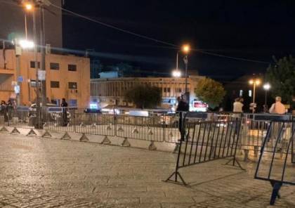 الاحتلال ينشر حواجز معدنية بمنطقة باب العامود في القدس المحتلة