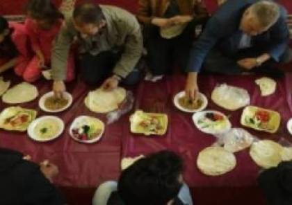 توزيع 600 ألف وجبة إفطار بغزة بدعم إيراني