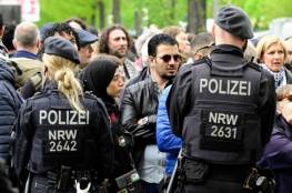 الشرطة الألمانية تحيط بموقع “مؤتمر فلسطين” بعد الإعلان عن مكانه تمهيدا لمنعه (فيديو)
