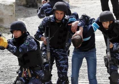 قناة عبرية تزعم .. السلطة اعتقلت 3 شبان خططوا لتنفيذ عمليات ضد إسرائيل