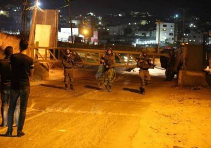 الاحتلال يغلق مداخل بلدة حزما شمال شرق القدس 