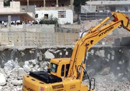 الاحتلال يخطر بوقف البناء في بركسين غرب بيت لحم