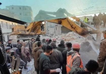مصرع 16 شخصا في انهيار مبنى سكني بحي الشيخ مقصود بحلب (فيديوهات)