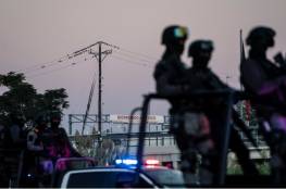 عصابة مكسيكية تخترق سجنا بسيارات وتهرّب 9 سجناء
