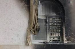 مجهول يُضرم النار في مسجد ببلدة الرام ويفرّ هاربًا