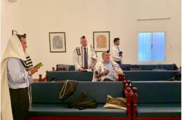 فيديو: غرينبلات يشارك في احتفالات يهودية بكنيس في البحرين ويردد "شعب اسرائيل حي"