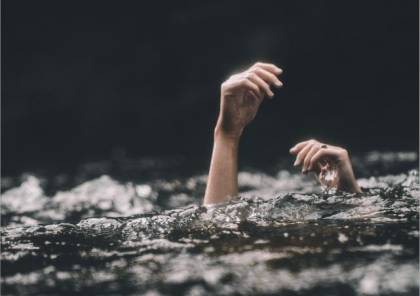 انتشال جثة فتاة وإنقاذ 4 أخريات في بحر خانيونس 