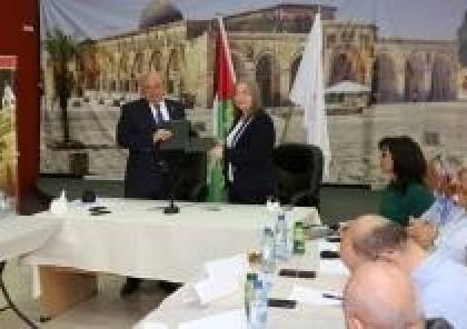 معايعة والشوا يوقعان عقد الإعارة لإنشاء المتحف الفلسطيني للنقد