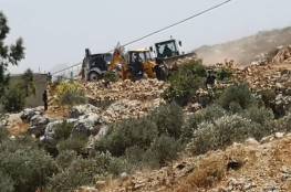 الاحتلال يجرف أراضي ويغلق طرقا زراعية قرب جبل صبيح جنوب نابلس