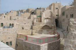 الاحتلال يمنع استكمال ترميم أحد البيوت في الخليل القديمة