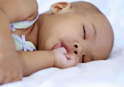 "الوخز بالإبر" علاج جديد لمغص الرضع!