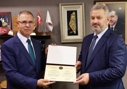 فلسطين تمنح البرلماني التركي "طوران" جائزة "الدبلوماسية الأكاديمية"