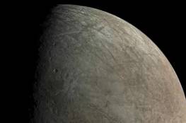 عنصر أساسي للحياة.. اكتشاف ثاني أكسيد الكربون على قمر "أوروبا"