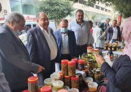 افتتاح سوق العنب والمنتجات النسوية الثالث في نابلس