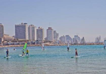 الحكومة الإسرائيلية تحظر السباحة قبالة شواطئ تل أبيب 
