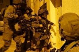 قوات الاحتلال تقتحم قرية النبي صالح وتلاحق الشبان