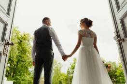 هل الزواج يجعلك أكثر سعادة على المدى البعيد؟