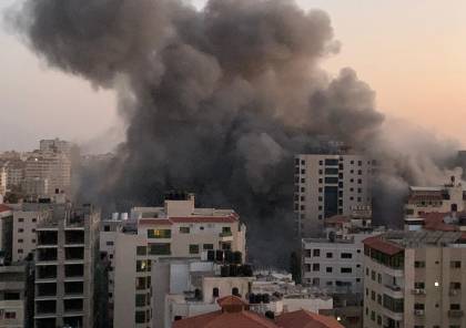 طائرات الاحتلال تدمر برج هنادي بشكل كامل وسط مدينة غزة