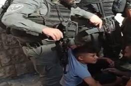 شاهد: شرطة الاحتلال تدهس طفلا مقدسيًّا رفع العلم الفلسطينيّ على درّاجته