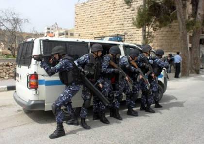 الشرطة تقبض على أصحاب مقاهي لم يلتزموا بالإغلاق في رام الله
