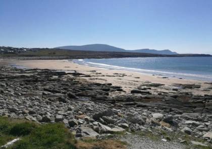شاطئ إيرلندي يظهر من جديد بعد اختفاء 12 عام!