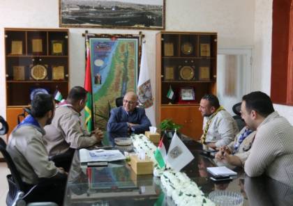 بلدية غزة تبحث تعزيز التعاون المشترك مع جمعية الكشافة