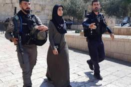 الاحتلال يعتقل فتاة من "الأقصى"