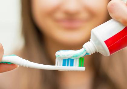 دراسة تكشف أضرار معجون الأسنان