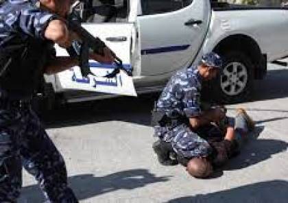 الشرطة تضبط 908 قطع أثرية بحوزة شخص في نابلس
