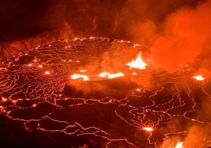 شاهد:  مروحية تقترب من قلب بركان كيلوا الثائر في هاواي