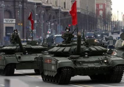 شاهد: لحظة دخول القوات والدبابات الروسية إلى دونيتسك 