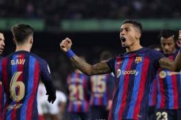 10 لاعبين يخالفون قرار تشافي في برشلونة