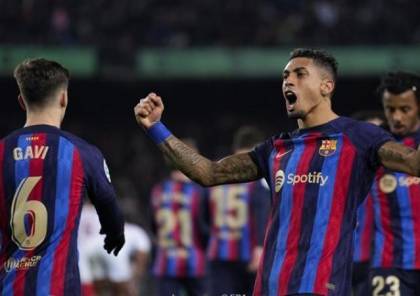 10 لاعبين يخالفون قرار تشافي في برشلونة