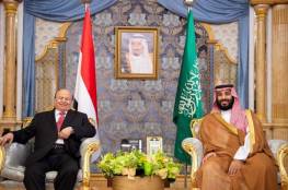 "وول ستريت جورنال": السعودية دفعت الرئيس اليمني للاستقالة واحتجزته في الرياض
